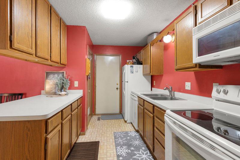 2027 N Park Dr #5, Saint Paul, MN 55119