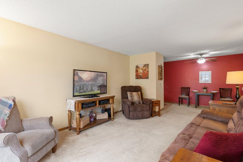2027 N Park Dr #5, Saint Paul, MN 55119