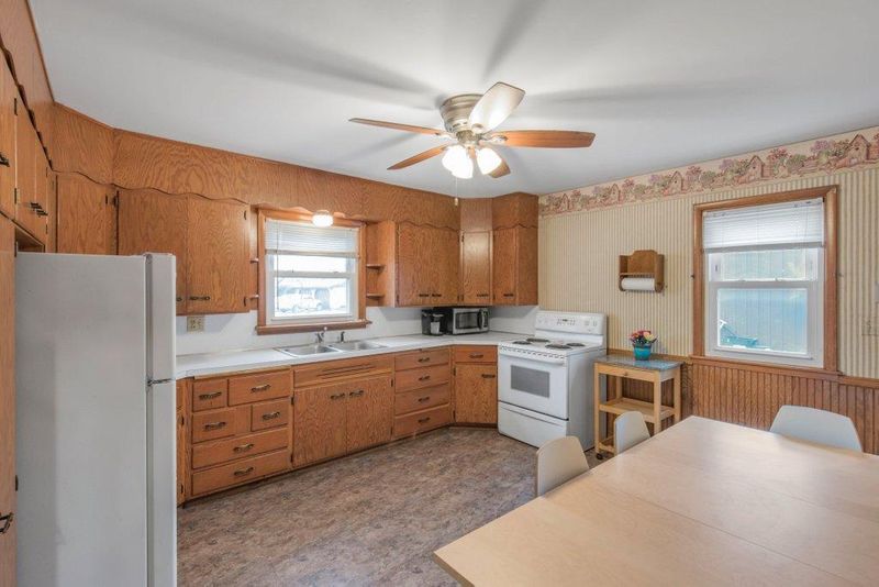 106 Juniper St S, Lester Prairie, MN 55354