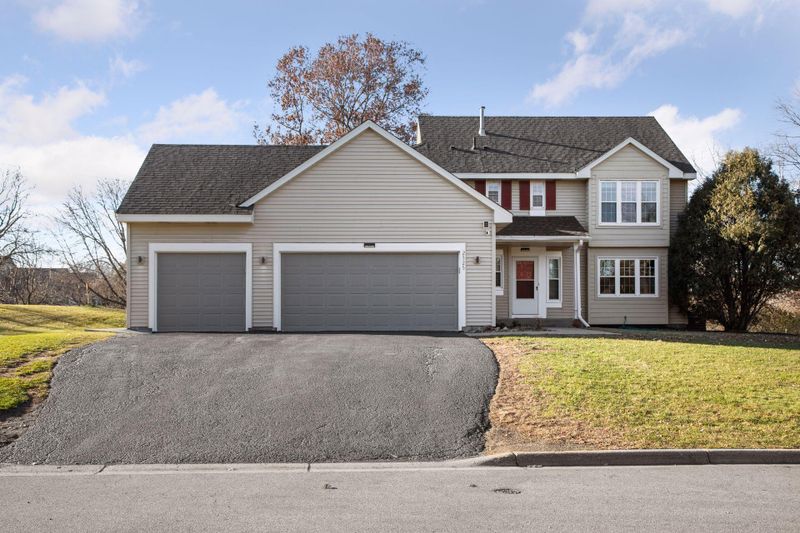2525 Stockbridge Rd, Eagan, MN 55120