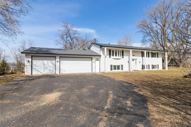 915 Birch St, Lino Lakes, MN 55014