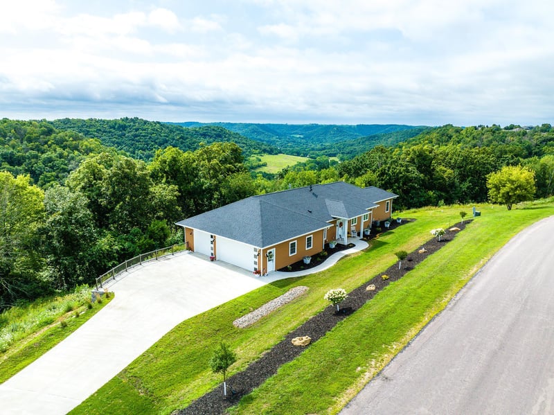 W5167 Knobloch Rd, La Crosse, WI 54601