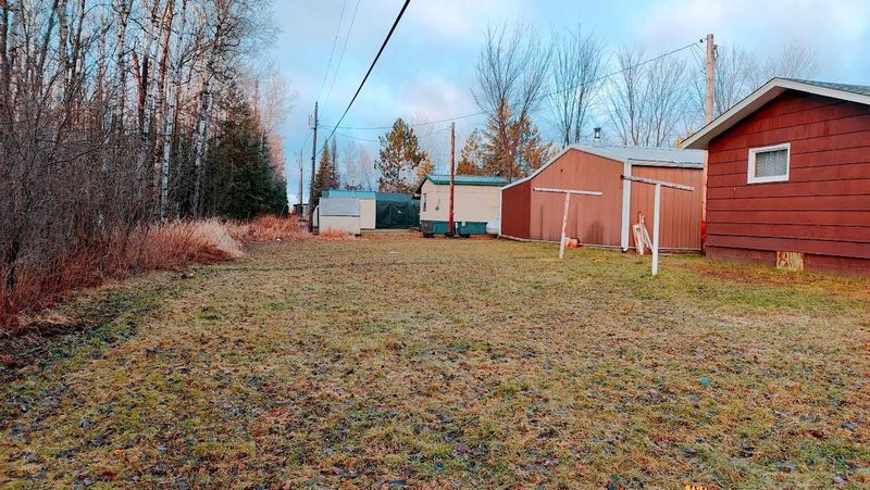 419 1st St SW, Cook, MN 55723