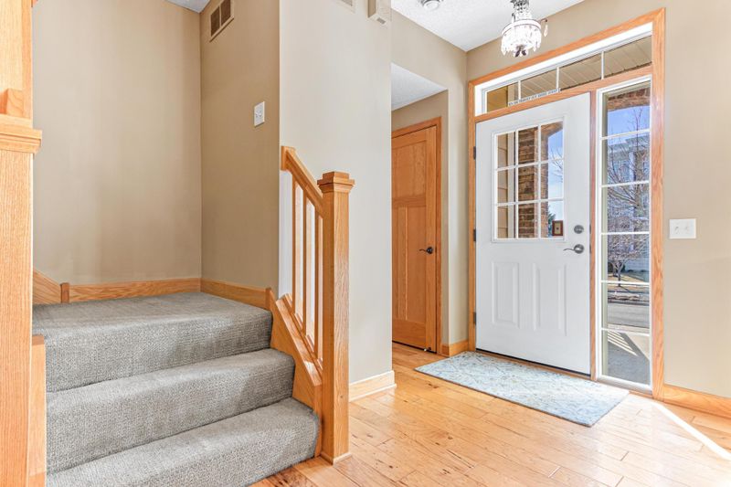 6715 Flycatcher Ln #1120, Apple Valley, MN 55124