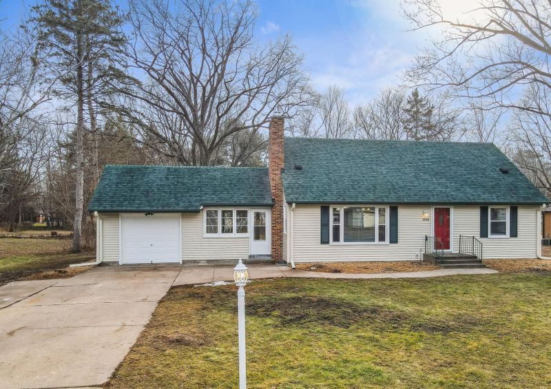 1968 Rishworth Ln, White Bear Lake, MN 55110