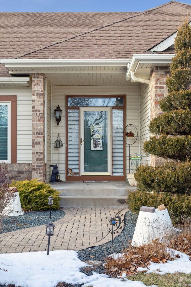 2427 Lone Eagle Trl, Woodbury, MN 55129