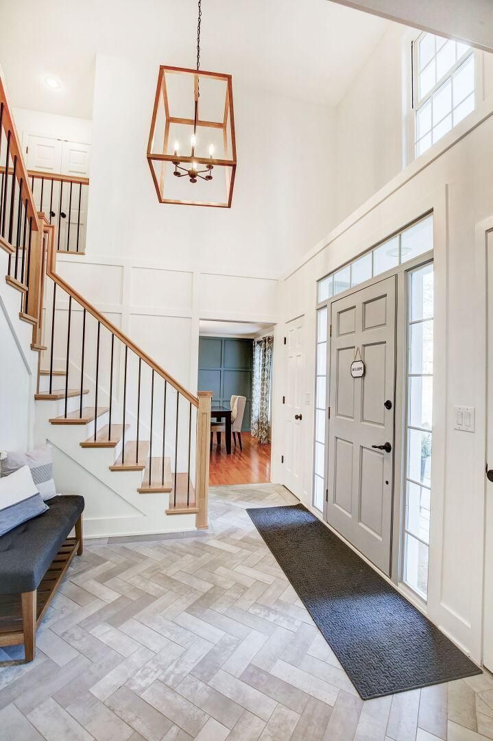 636 Evergreen Cir, Shoreview, MN 55126