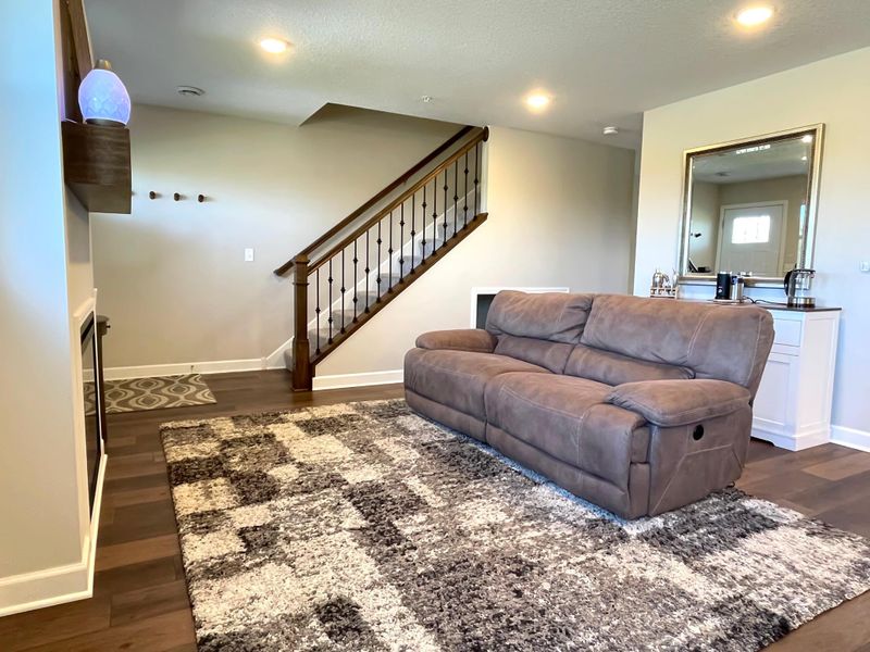 6975 Linwood Dr NE, Albertville, MN 55301