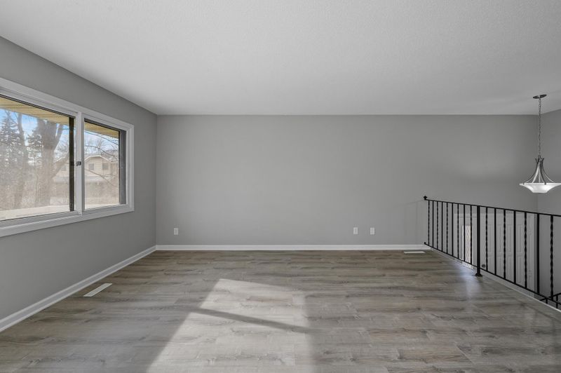 6941 Macbeth Cir, Woodbury, MN 55125