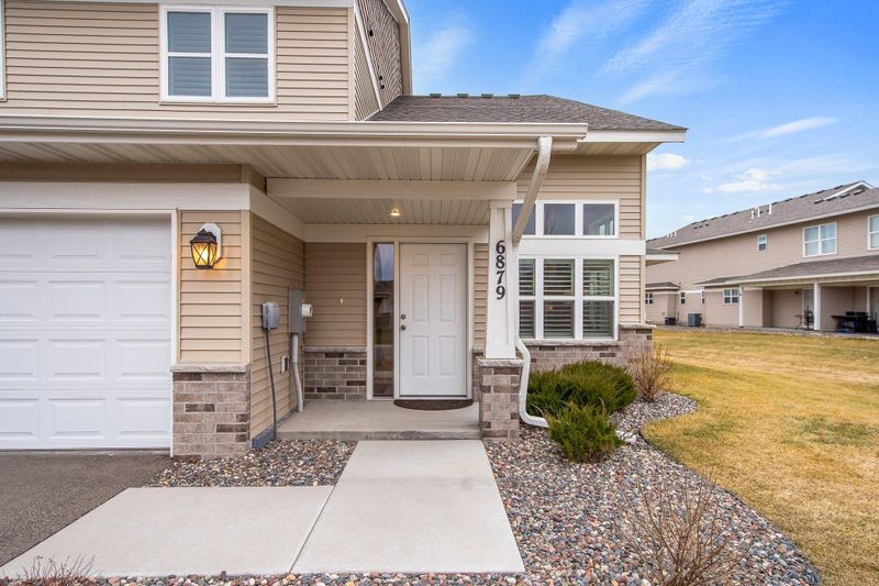 6879 98th St S, Cottage Grove, MN 55016