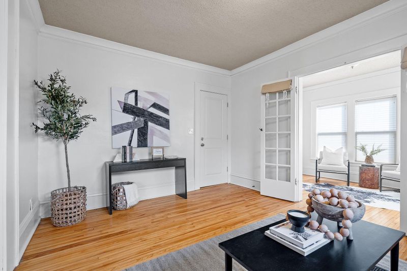 1828 Clinton Ave #1, Minneapolis, MN 55404