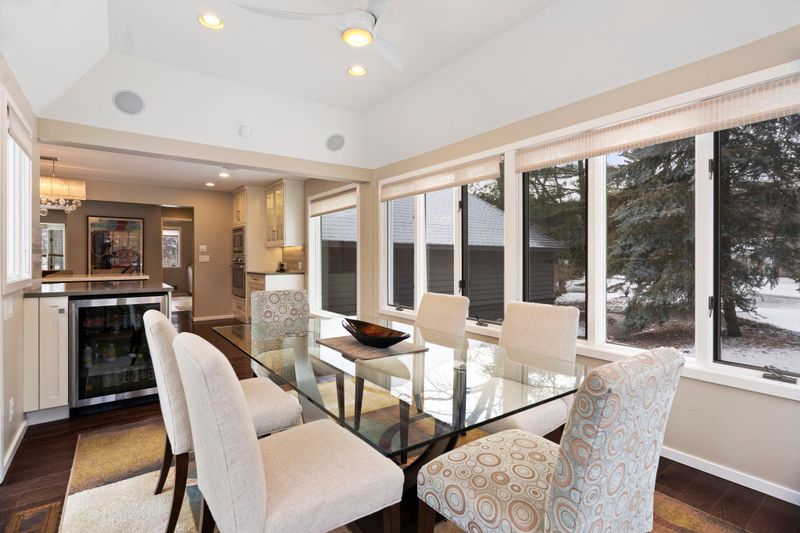 2110 Austrian Pine Ln, Minnetonka, MN 55305
