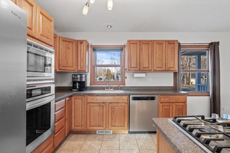 5033 Three Points Blvd, Mound, MN 55364