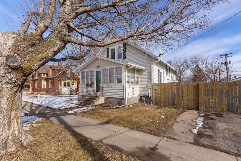 419 8th Ave NW, Faribault, MN 55021