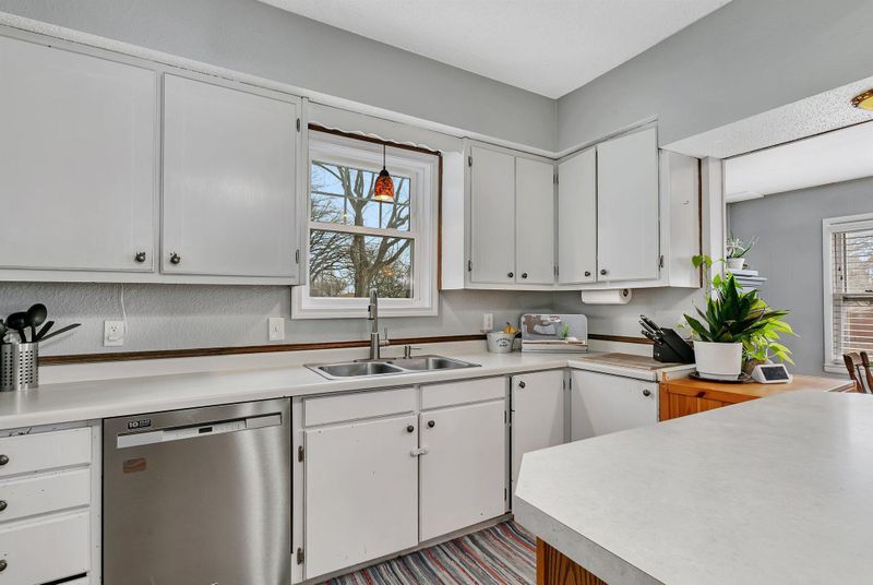 409 5th St S, Sauk Rapids, MN 56379