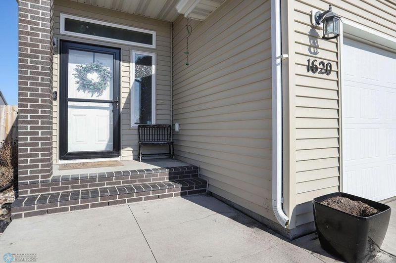 1620 44th Ave S, Moorhead, MN 56560
