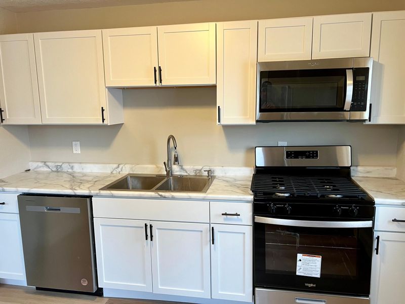 10914 5th St NE, Blaine, MN 55434