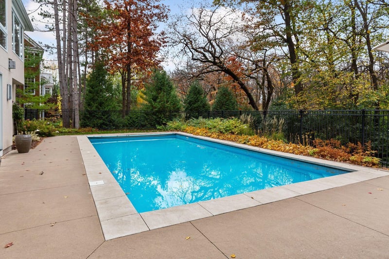 13567 Essex Pl, Minnetonka, MN 55305