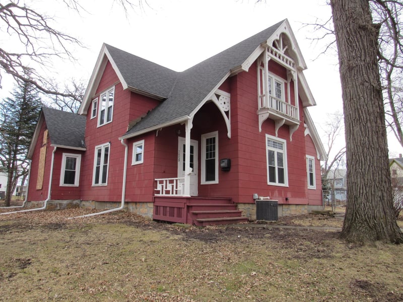 228 N Holland St, Blue Earth, MN 56013