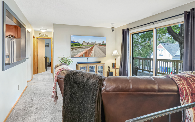 4973 Edgewater Dr, Mound, MN 55364