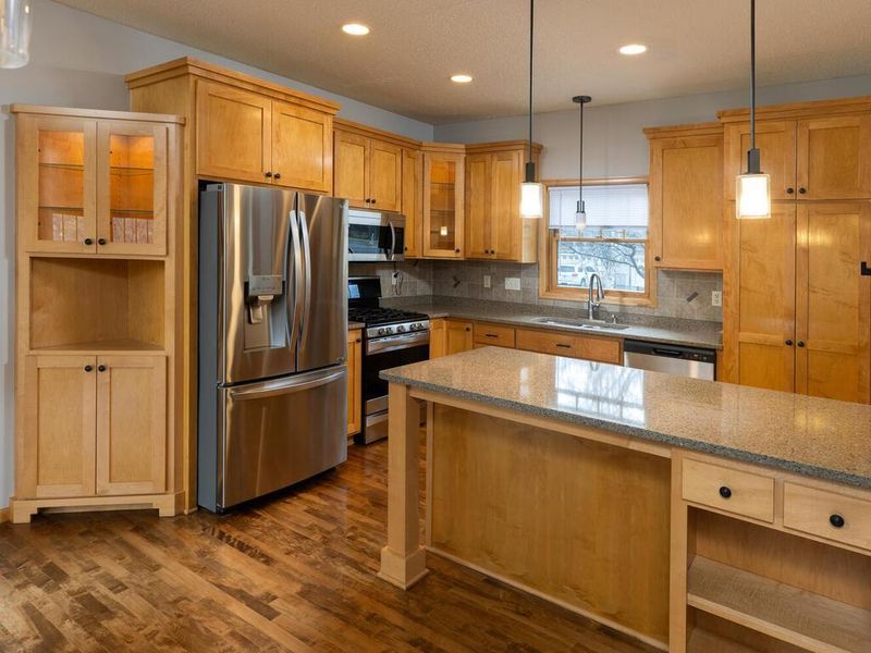 13401 Pineview Ct, Dayton, MN 55327