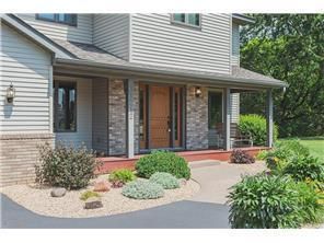 31212 Cedar Ridge Dr, Lindstrom, MN 55045