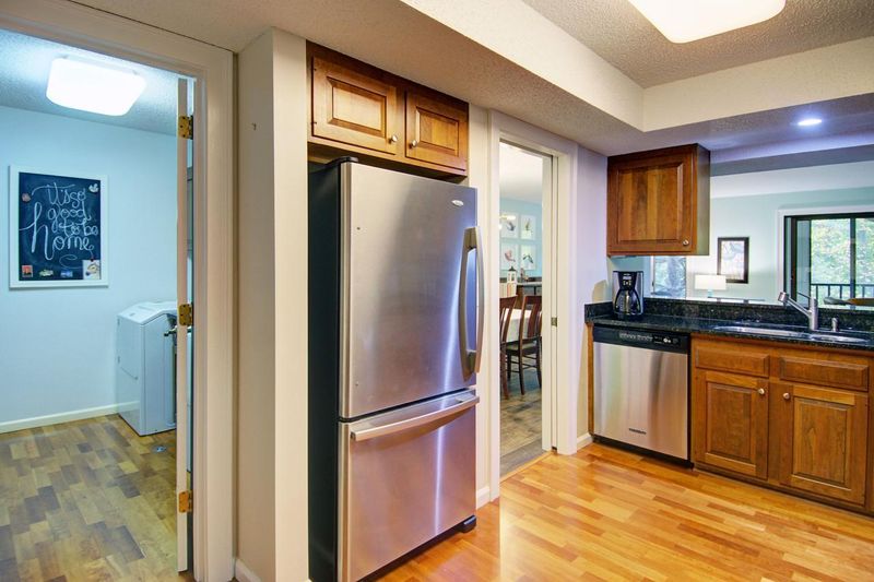 6051 Laurel Ave #109, Golden Valley, MN 55416