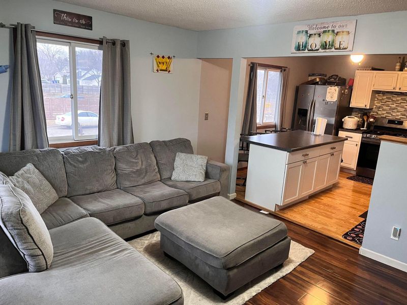 1648 Pacific St, Saint Paul, MN 55106