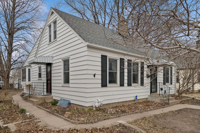 222 16th Ave N, Hopkins, MN 55343