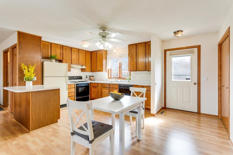 6206 Marlen Cir SE, Prior Lake, MN 55372