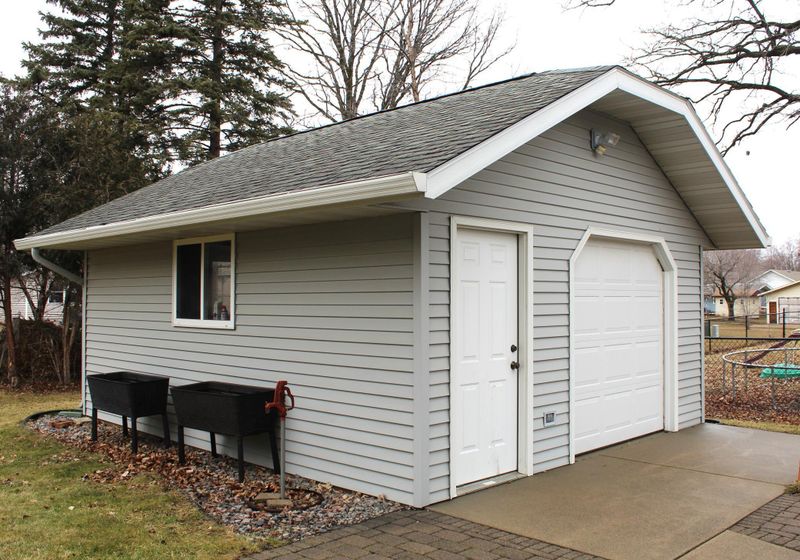 1108 Nokomis St, Alexandria, MN 56308