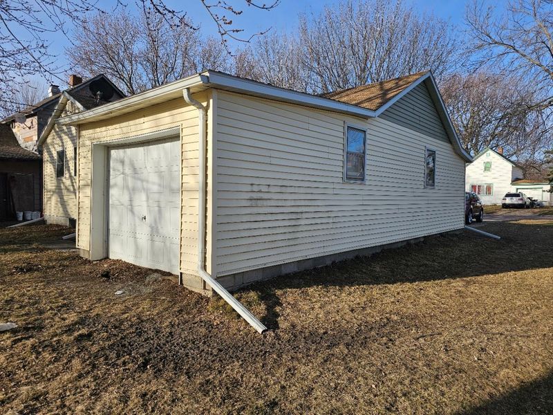2729 Pine Ave, Slayton, MN 56172