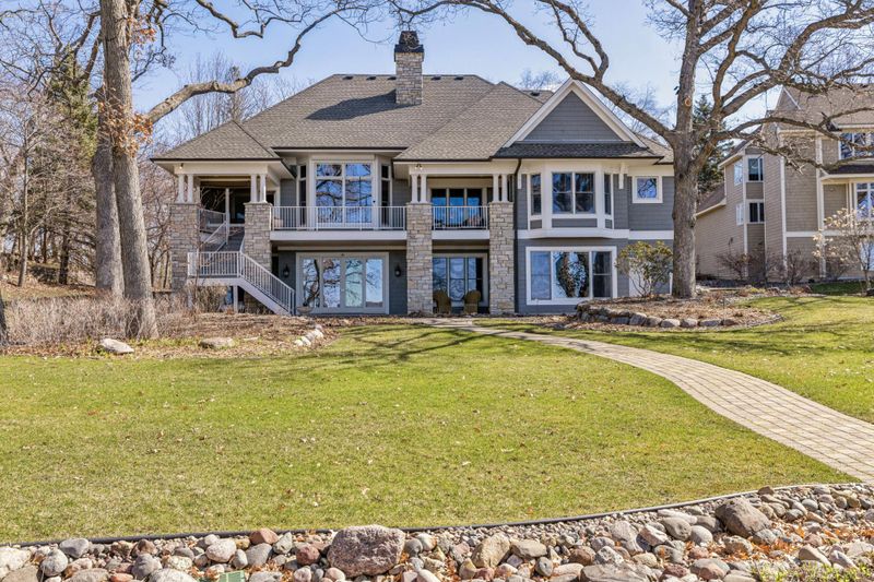 78 Tamarack St, Mahtomedi, MN 55115