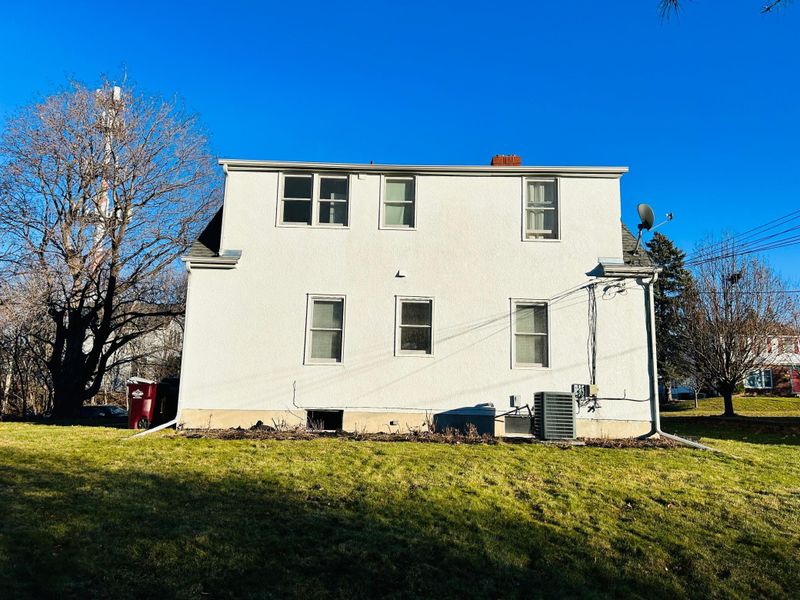 903 Manomin Ave, West Saint Paul, MN 55118