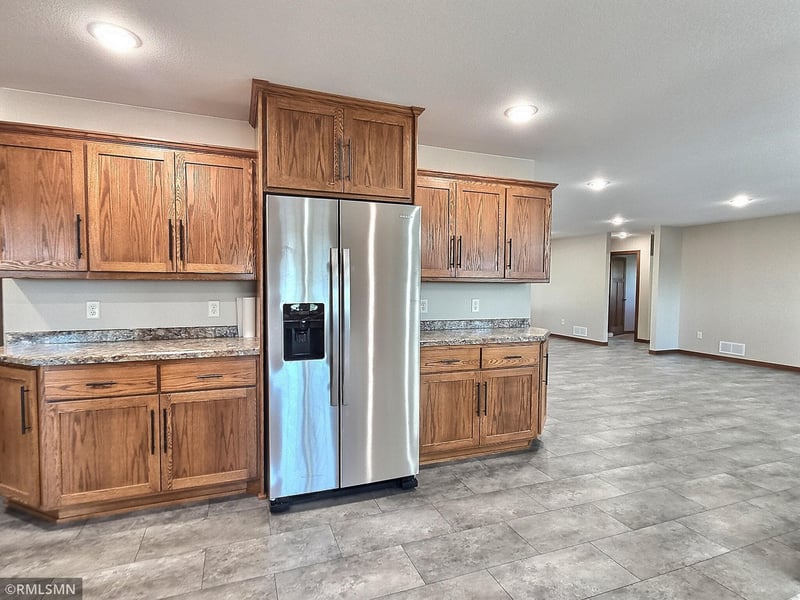 64 Robert St, Elrosa, MN 56325