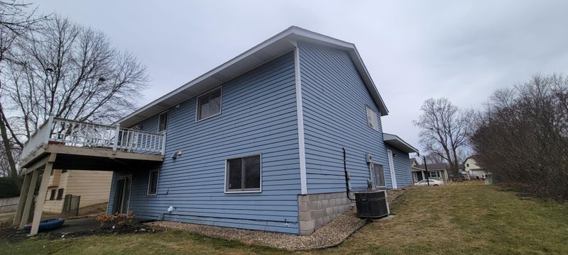 7666 Upper 24th St N, Oakdale, MN 55128