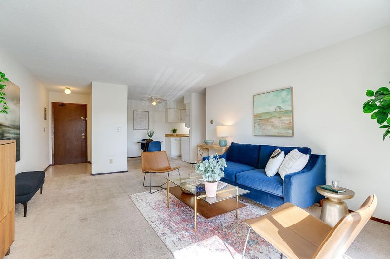 7316 W 22nd St #203, Saint Louis Park, MN 55426