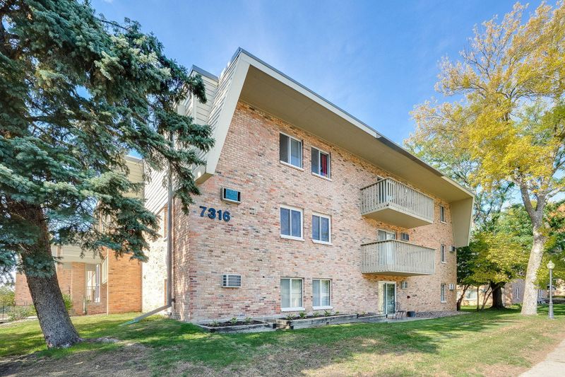7316 W 22nd St #203, Saint Louis Park, MN 55426