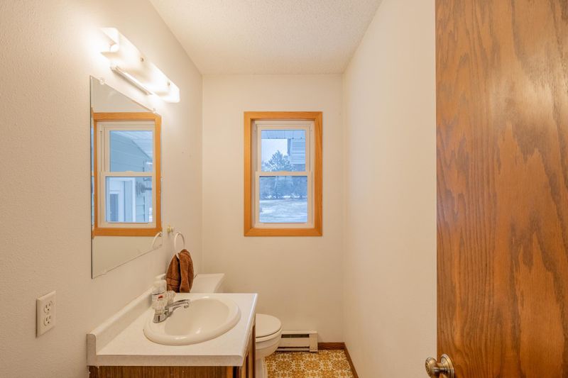 7006 Dickinson Dr NW, Bemidji, MN 56601
