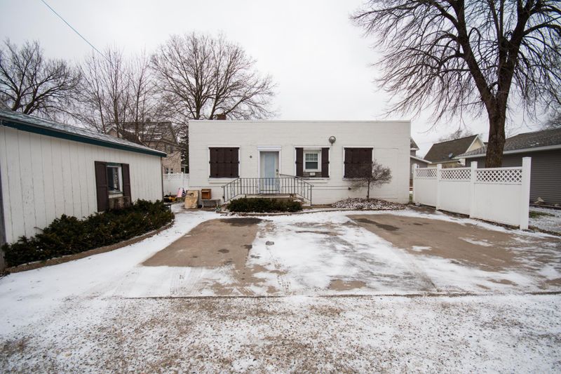 725 Pine St S, Sauk Centre, MN 56378