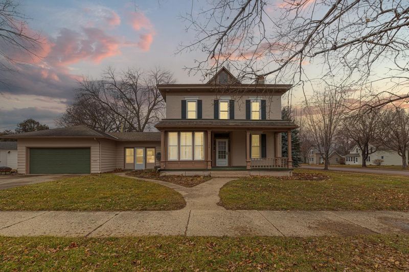 128 6th Ave NW, Faribault, MN 55021