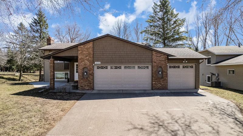 4658 Kingsbury Dr, Eagan, MN 55122
