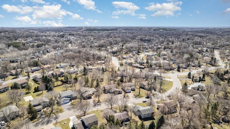 4658 Kingsbury Dr, Eagan, MN 55122