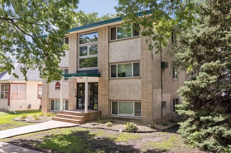 3226 Minnehaha Ave S, Minneapolis, MN 55406