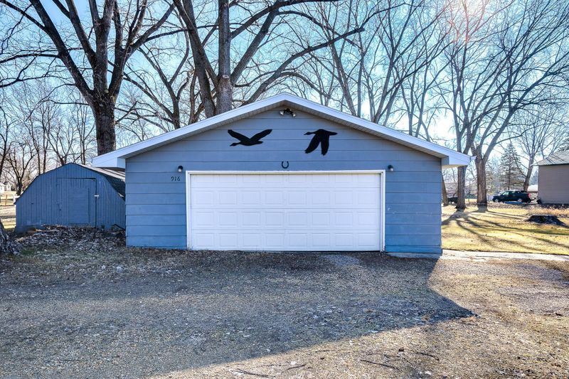 916 Marian St, Waterville, MN 56096