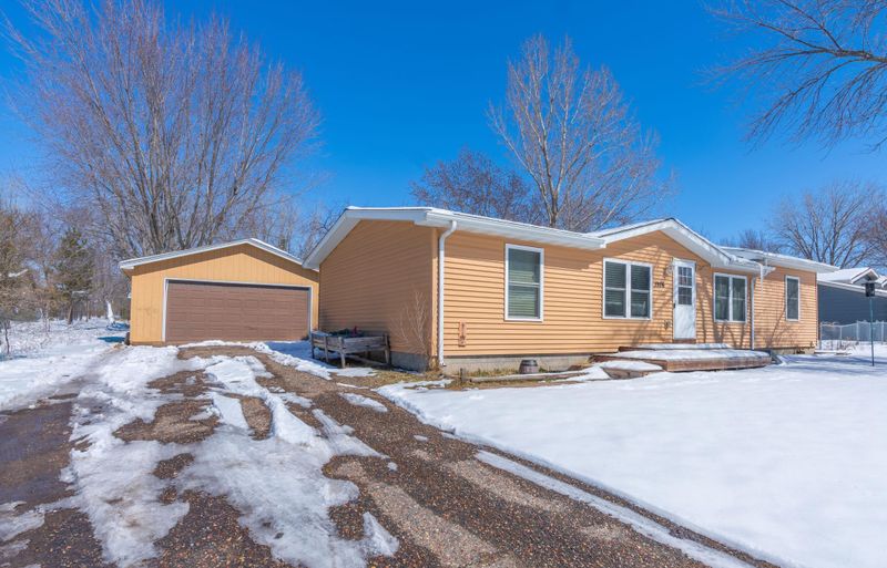 1976 Robin Ln S, Centerville, MN 55038