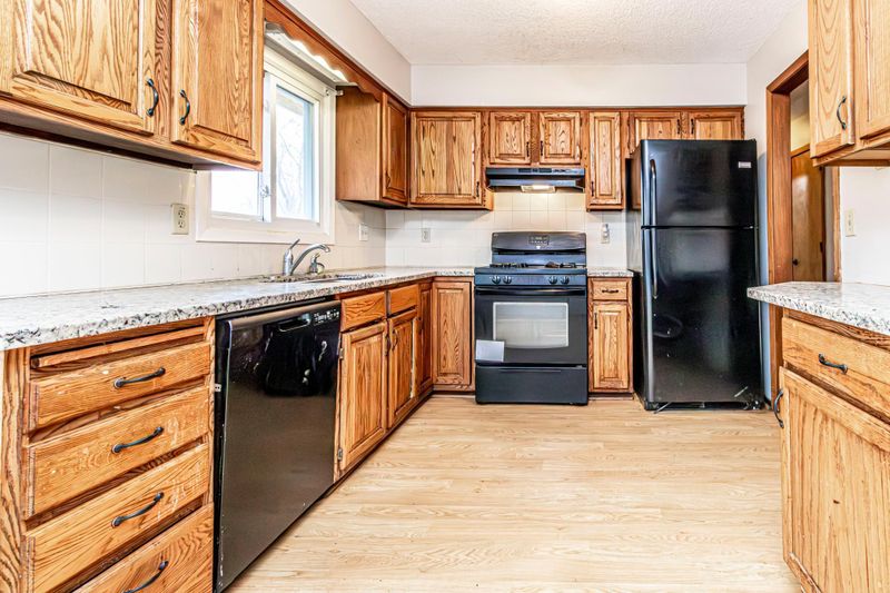 7909 Lad Pw, Brooklyn Park, MN 55443