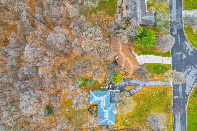 2011 Roe Crest Dr, North Mankato, MN 56003