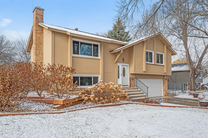 14334 Park Ave, Burnsville, MN 55337