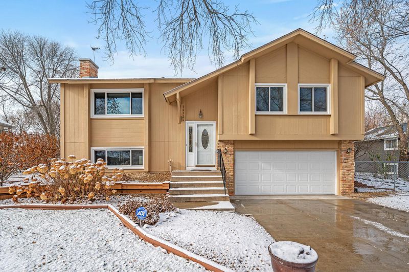 14334 Park Ave, Burnsville, MN 55337